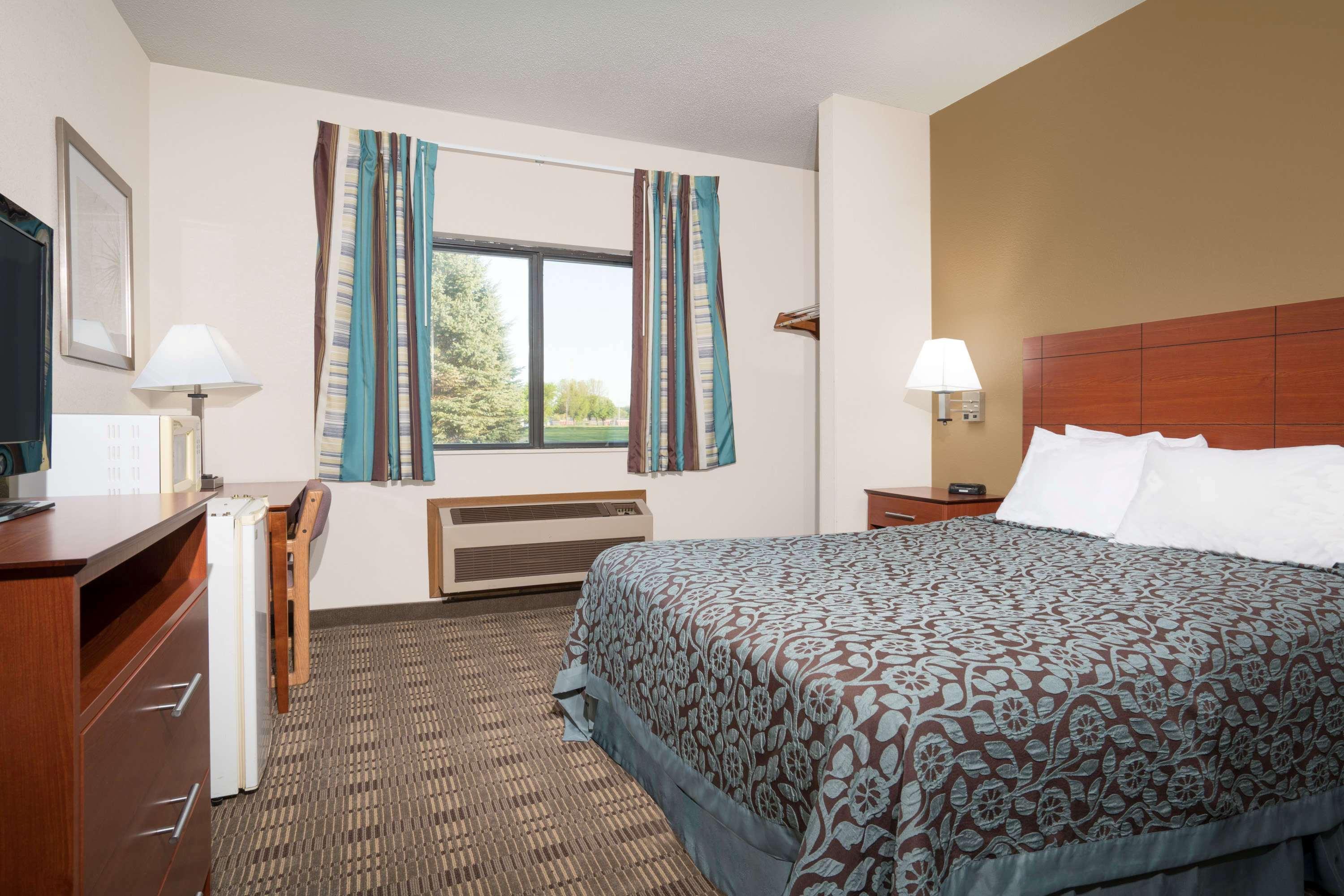Days Inn By Wyndham מנקאטו מראה חיצוני תמונה