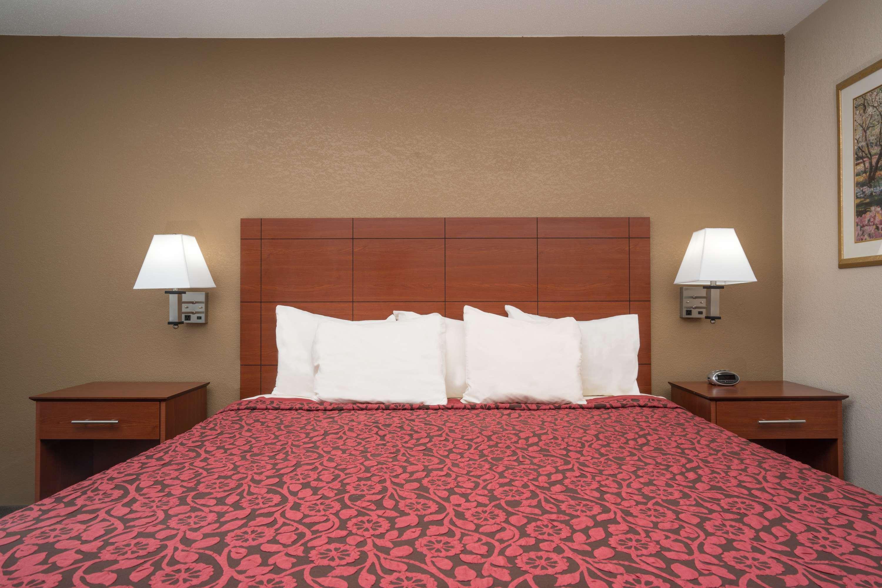 Days Inn By Wyndham מנקאטו מראה חיצוני תמונה