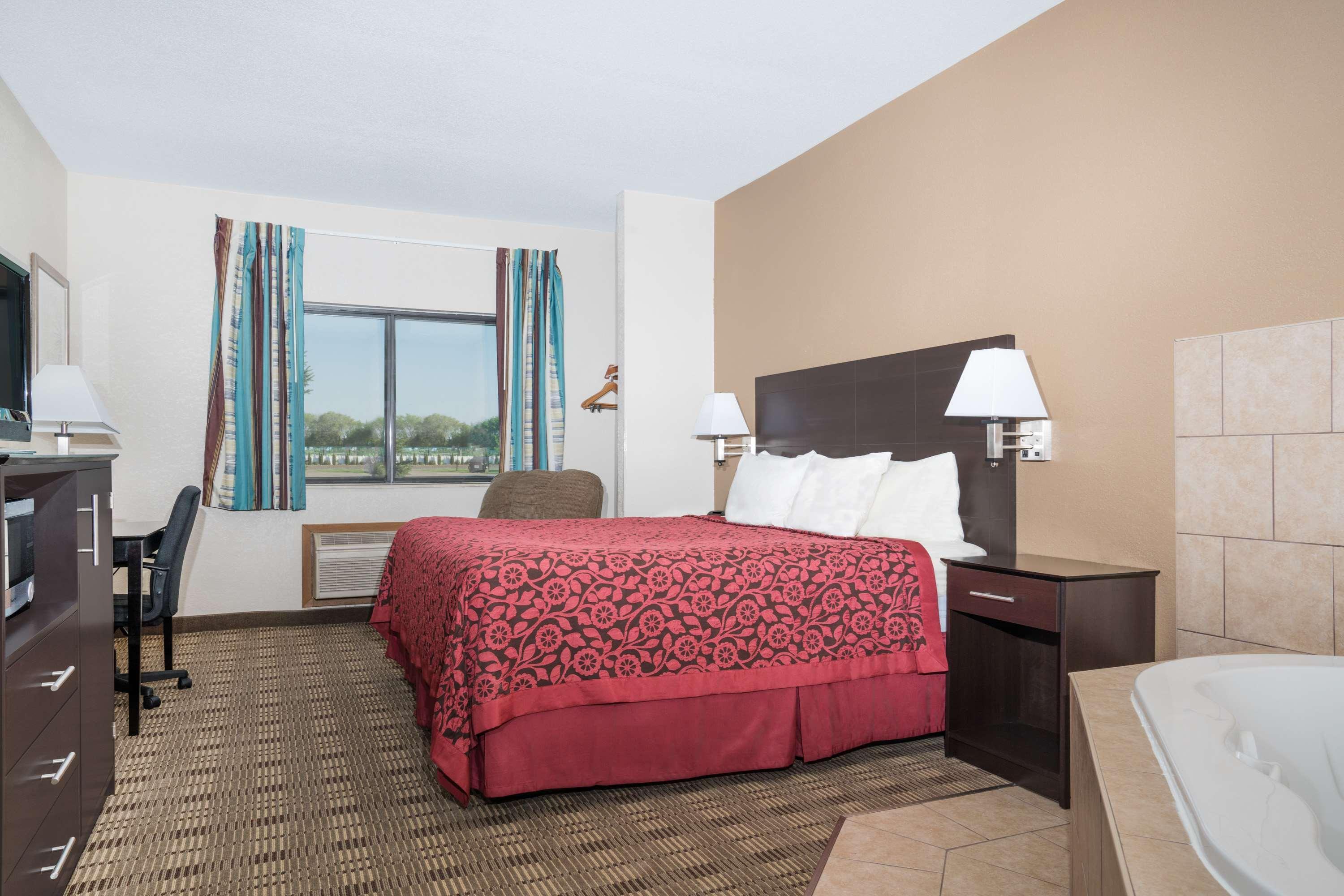 Days Inn By Wyndham מנקאטו מראה חיצוני תמונה