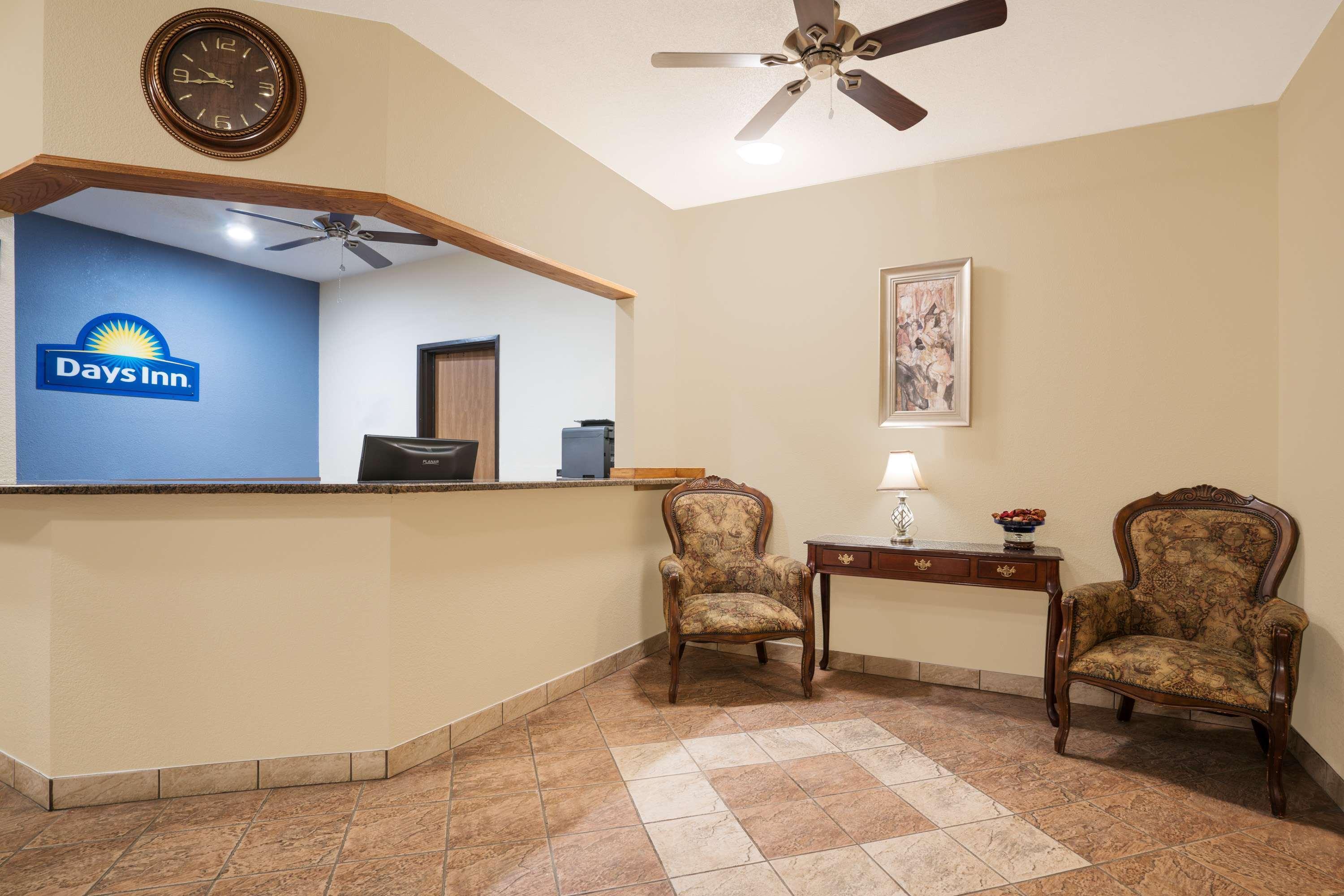 Days Inn By Wyndham מנקאטו מראה חיצוני תמונה
