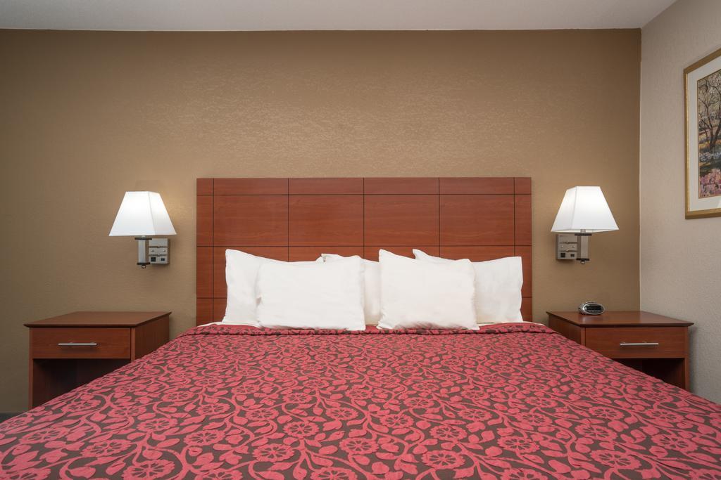 Days Inn By Wyndham מנקאטו מראה חיצוני תמונה
