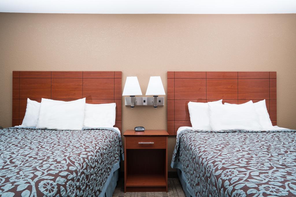 Days Inn By Wyndham מנקאטו מראה חיצוני תמונה