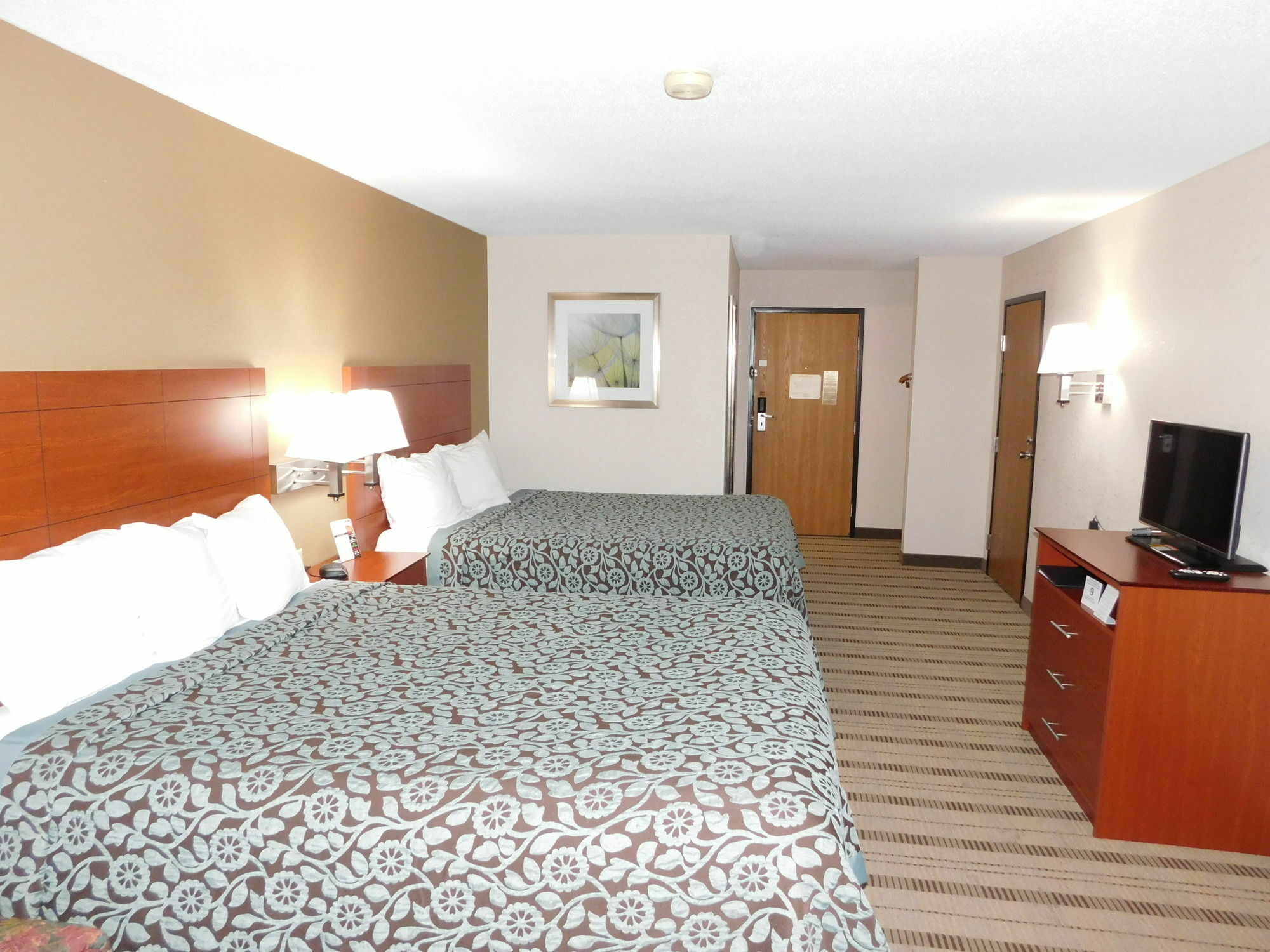 Days Inn By Wyndham מנקאטו מראה חיצוני תמונה