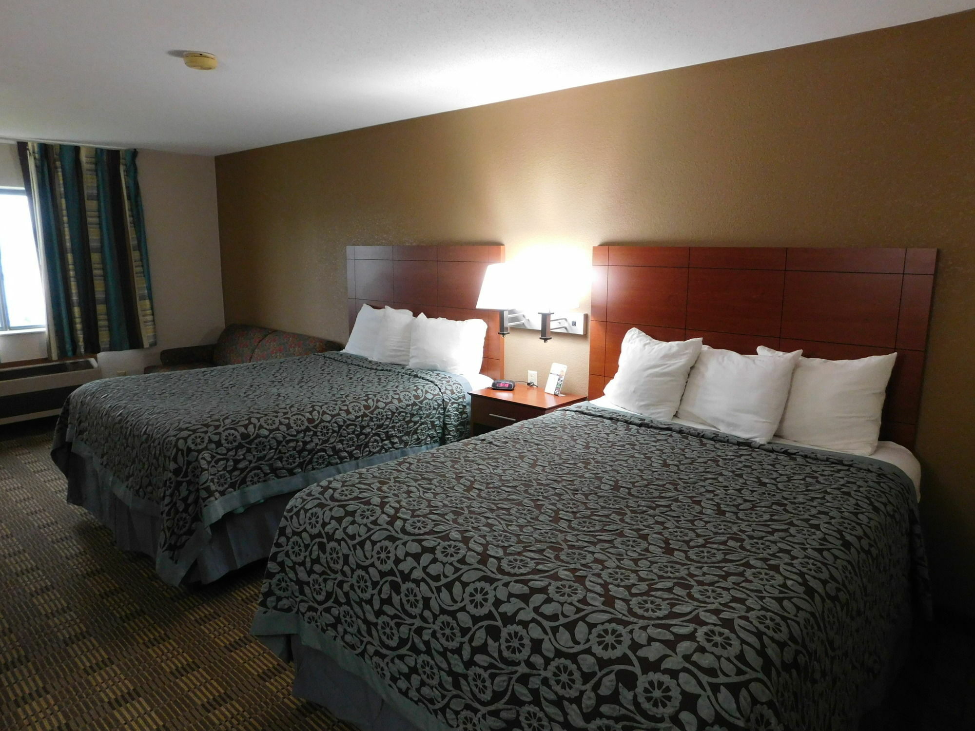 Days Inn By Wyndham מנקאטו מראה חיצוני תמונה